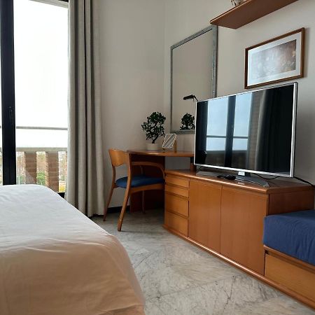 Lets Holidays Apartment Sea Views In Barcelona Exterior photo