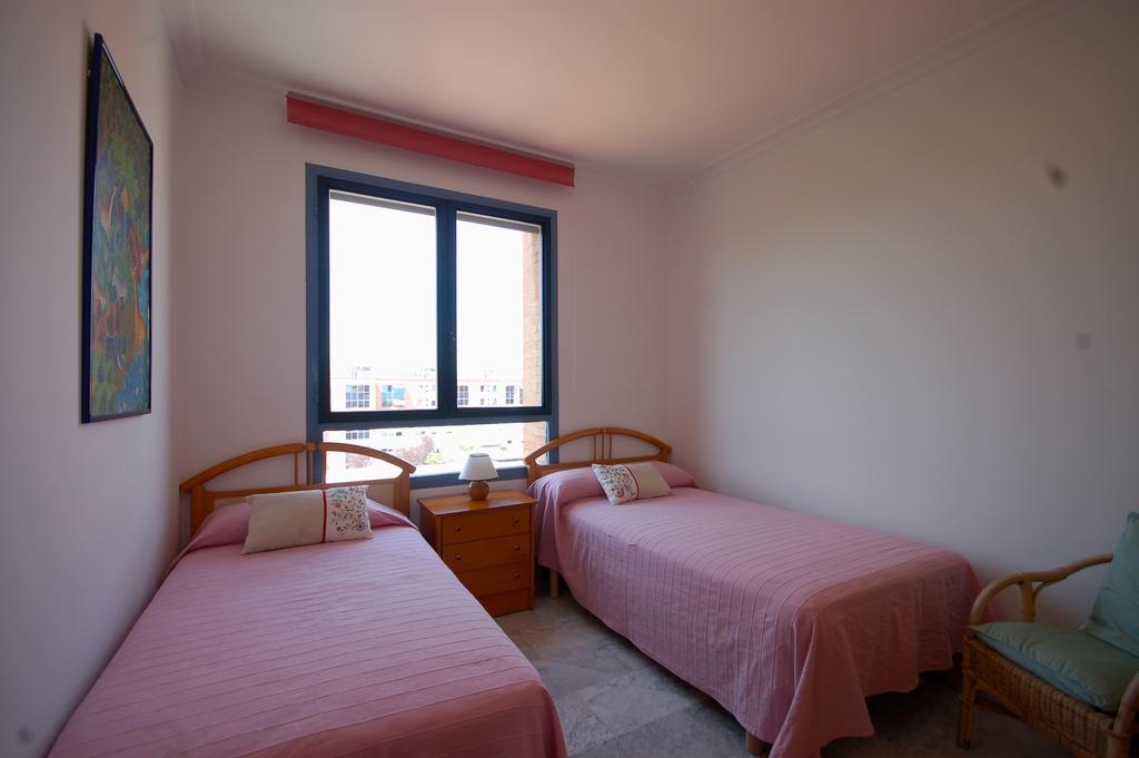 Lets Holidays Apartment Sea Views In Barcelona Room photo