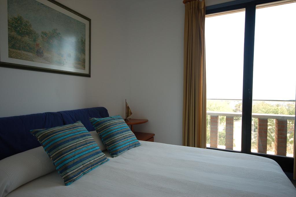 Lets Holidays Apartment Sea Views In Barcelona Room photo