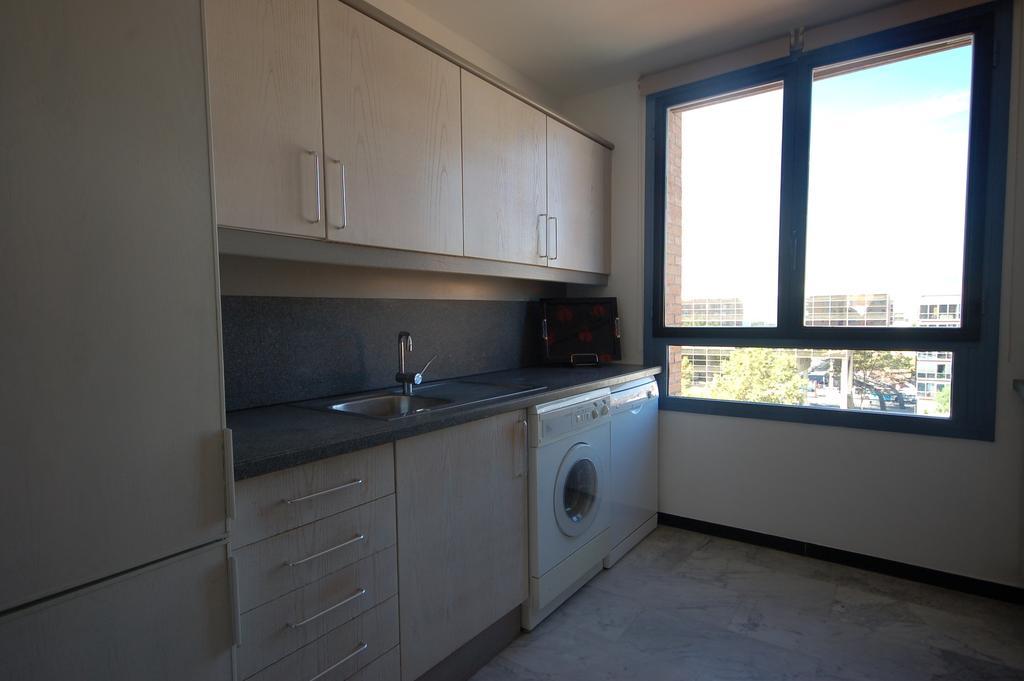 Lets Holidays Apartment Sea Views In Barcelona Room photo