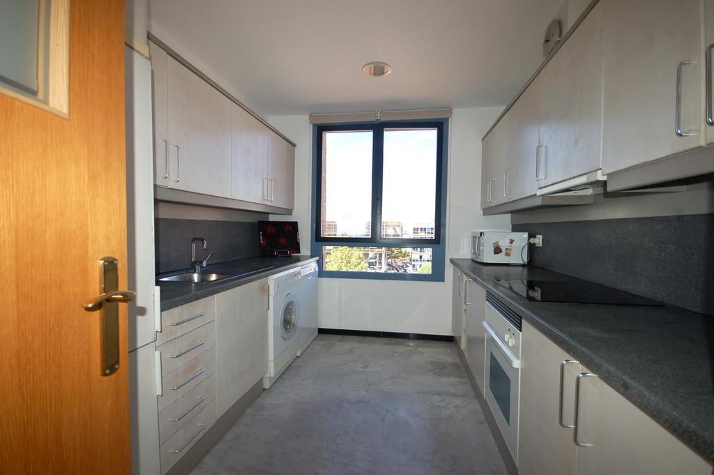 Lets Holidays Apartment Sea Views In Barcelona Room photo